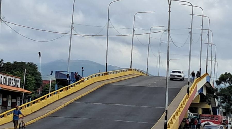 Más que concreto y acero: El elevado de Yaritagua, un símbolo de progreso y punto de encuentro